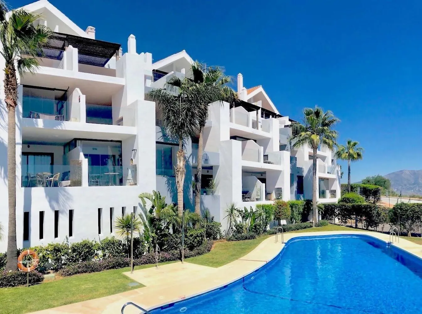 Contacts de South Facing Apartment With Ample Sun Terrace & Panoramic Views
