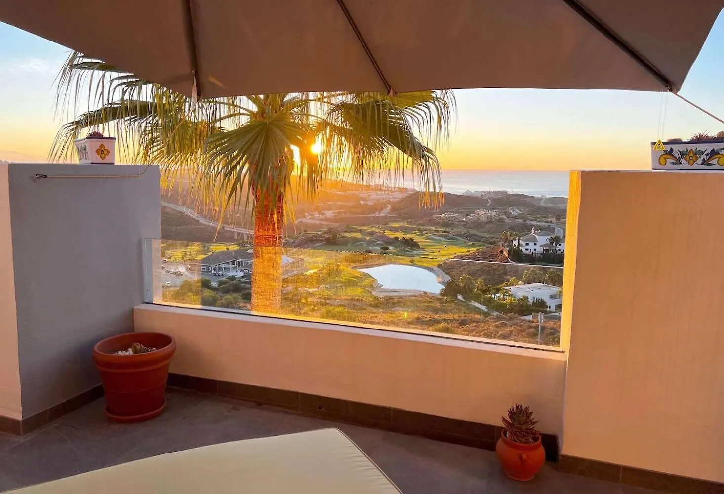 South Facing Apartment With Ample Sun Terrace & Panoramic Views Mijas