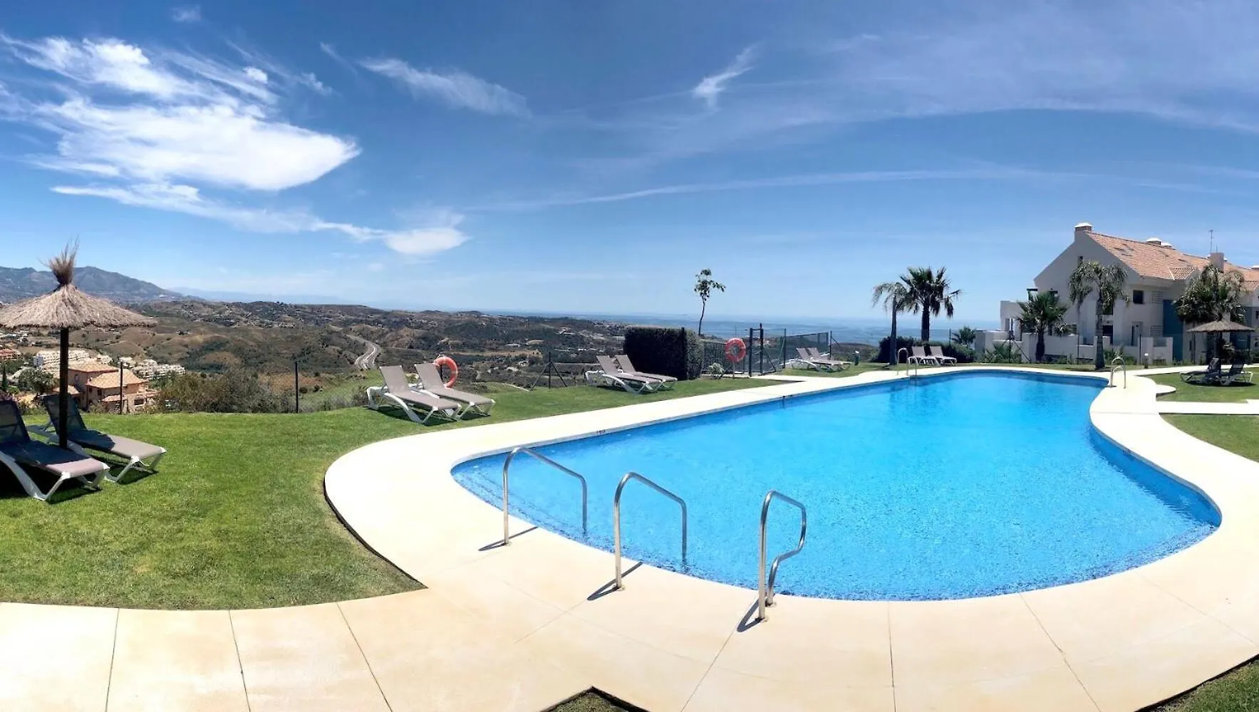 South Facing Apartment With Ample Sun Terrace & Panoramic Views Mijas